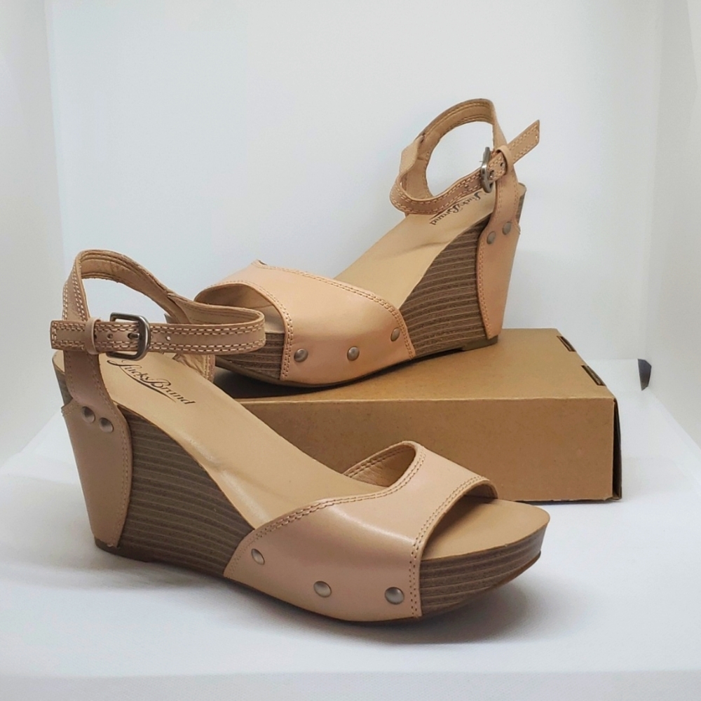 Lucky Brand women's 7.5M wood and leather wedge shoes